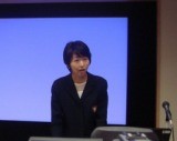 質疑の様子（吉川氏）