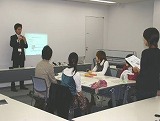 早稲田大学養成講座の様子